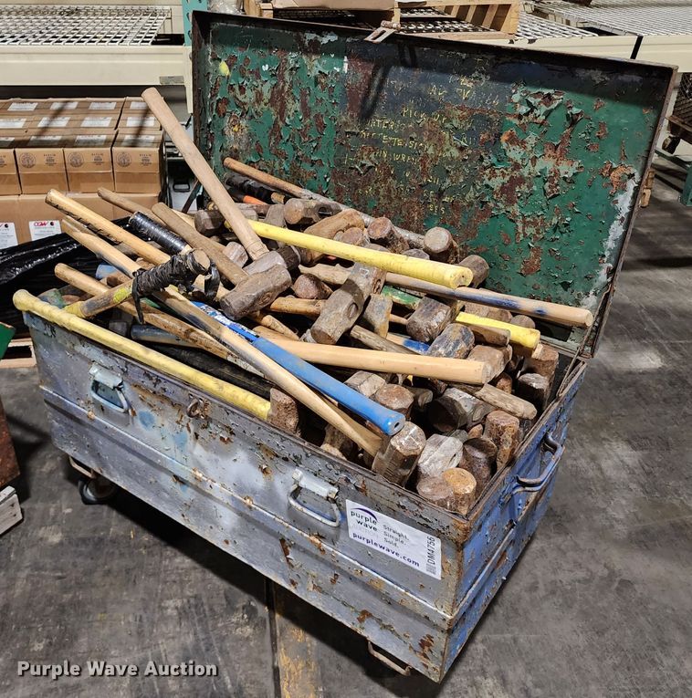 Sledge hammers in Kansas City, MO Item DM4756 sold Purple Wave