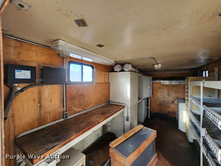 image for item DM4811 Us Truck Body  van body