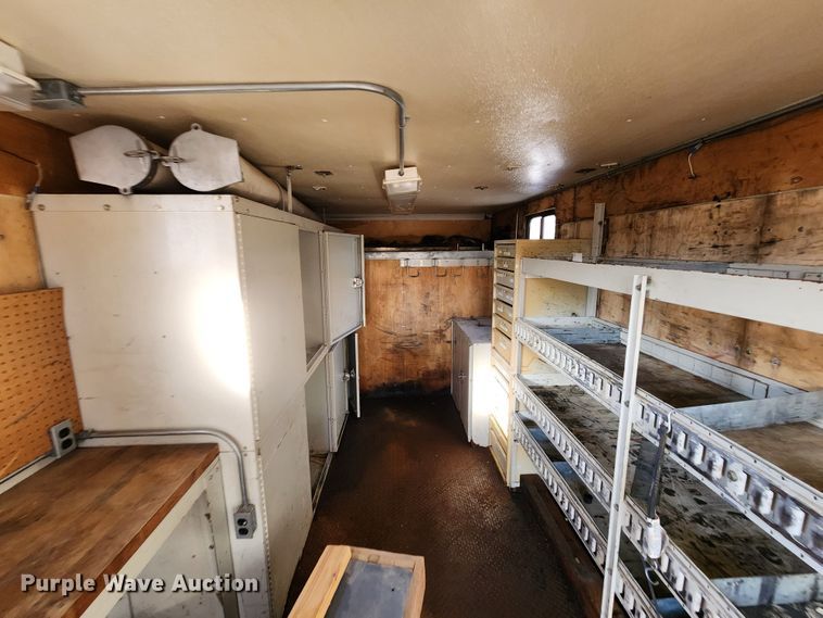 image for item DM4811 Us Truck Body  van body