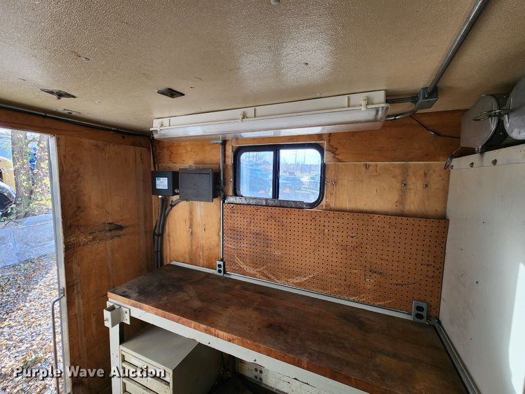 image for item DM4811 Us Truck Body  van body