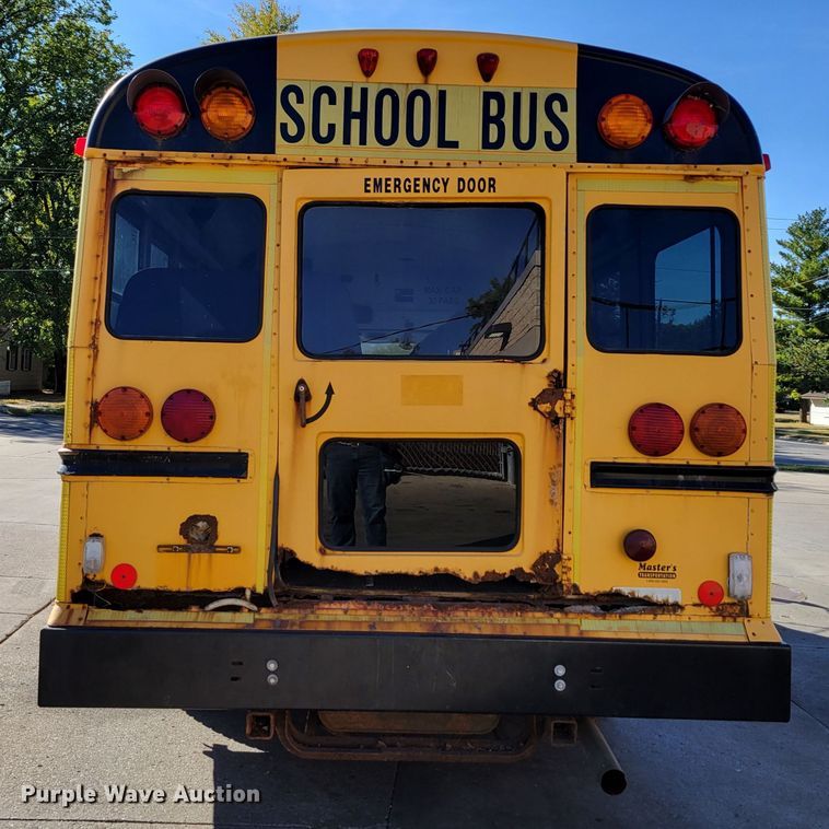 image for item DM8072 2004 GMC C5500  school bus