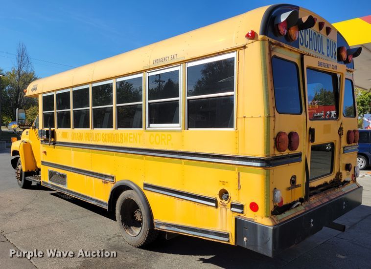 image for item DM8072 2004 GMC C5500  school bus