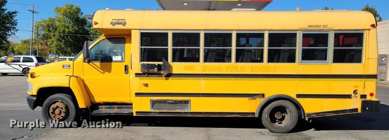 image for item DM8072 2004 GMC C5500  school bus