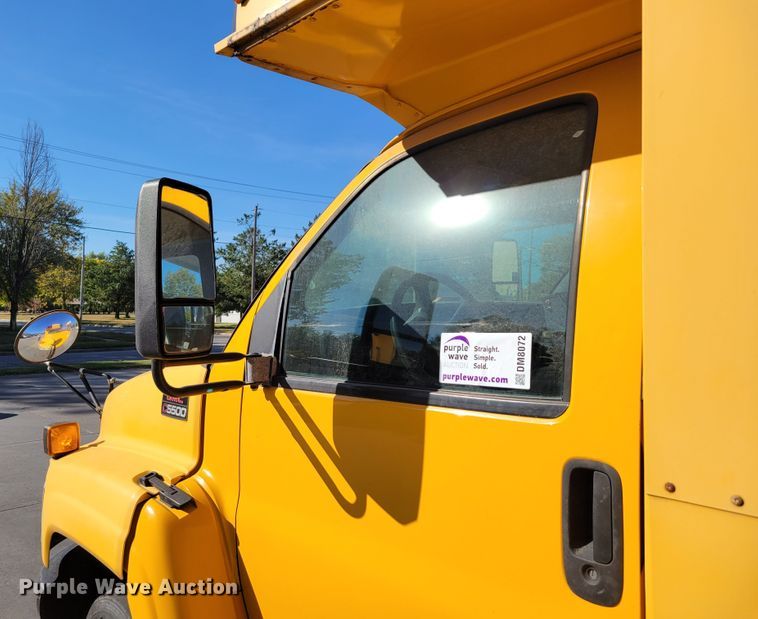 image for item DM8072 2004 GMC C5500  school bus