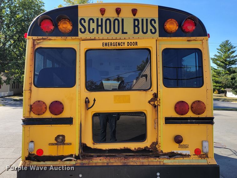 image for item DM8072 2004 GMC C5500  school bus