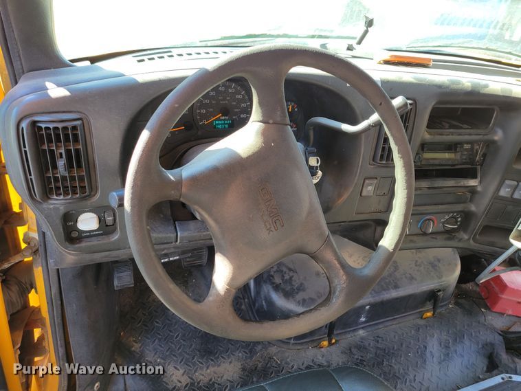 image for item DM8072 2004 GMC C5500  school bus