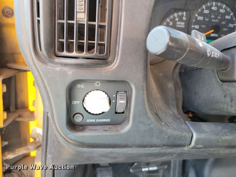 image for item DM8072 2004 GMC C5500  school bus