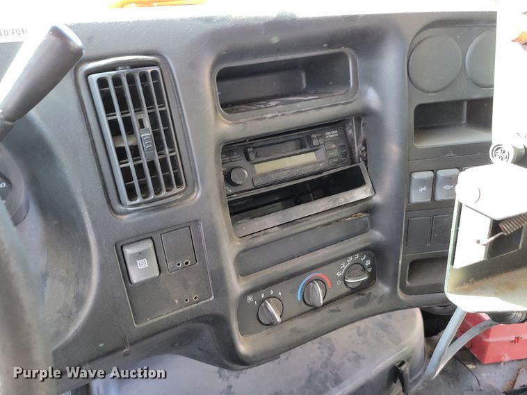 image for item DM8072 2004 GMC C5500  school bus