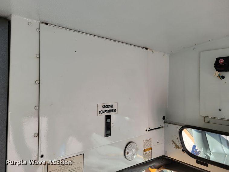 image for item DM8072 2004 GMC C5500  school bus