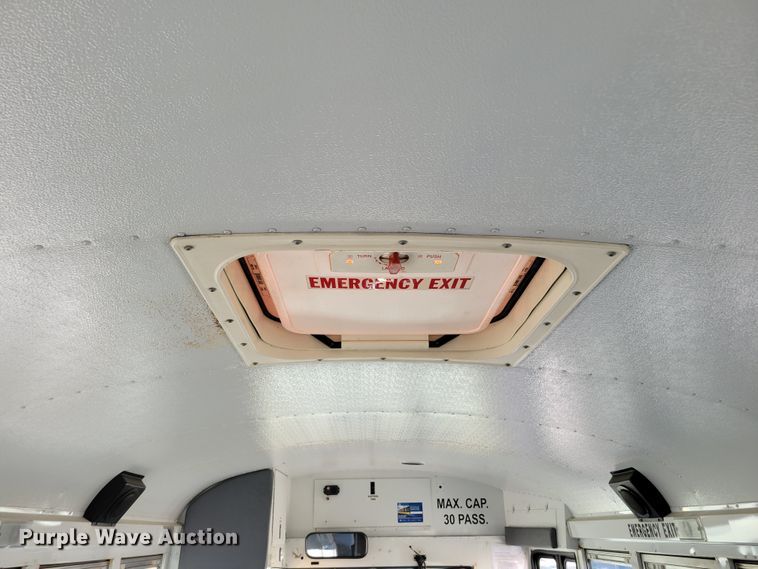 image for item DM8072 2004 GMC C5500  school bus