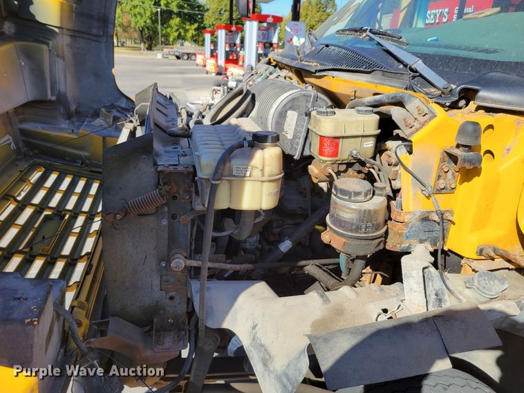 image for item DM8072 2004 GMC C5500  school bus