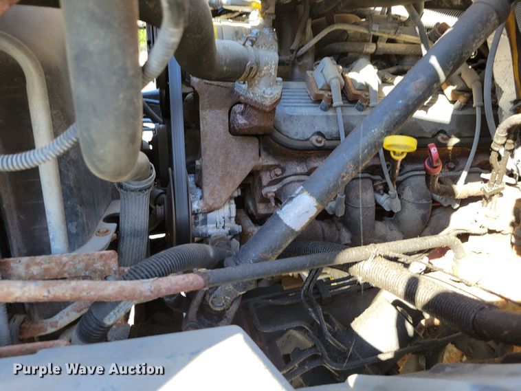 image for item DM8072 2004 GMC C5500  school bus