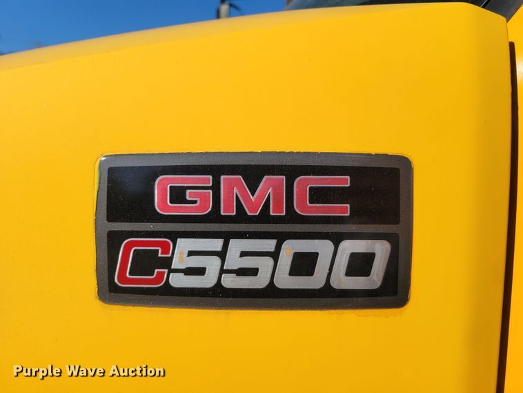 image for item DM8072 2004 GMC C5500  school bus