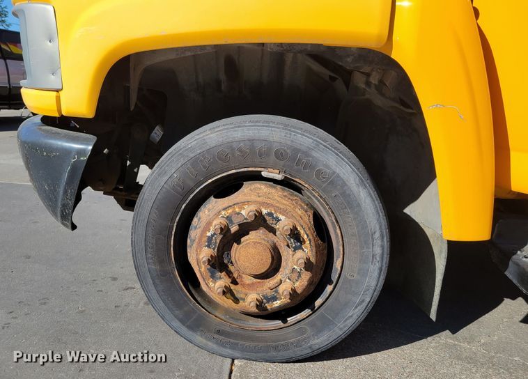 image for item DM8072 2004 GMC C5500  school bus