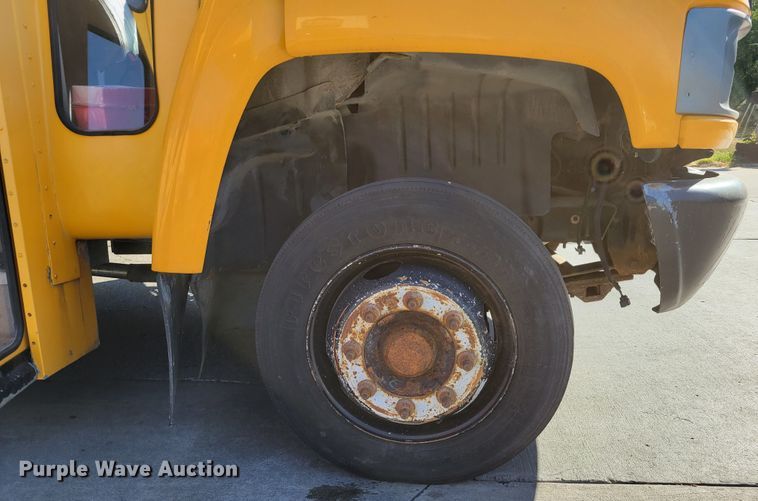 image for item DM8072 2004 GMC C5500  school bus