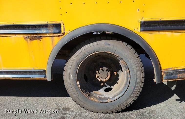 image for item DM8072 2004 GMC C5500  school bus