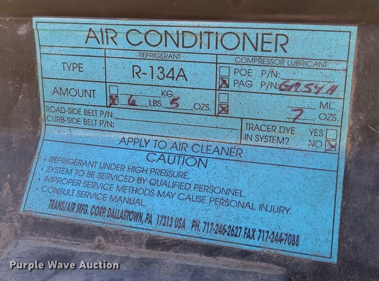 image for item DM8072 2004 GMC C5500  school bus