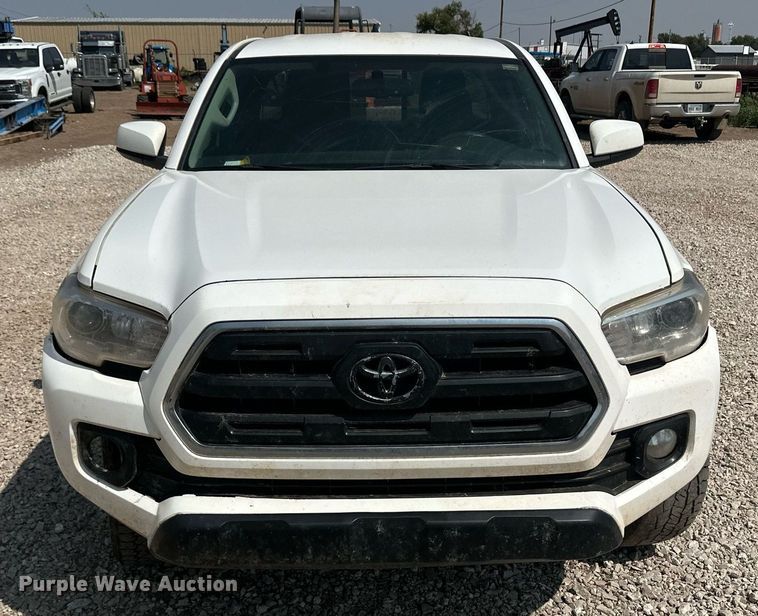 image for item DM8260 2017 Toyota Tacoma  Access Cab pickup truck