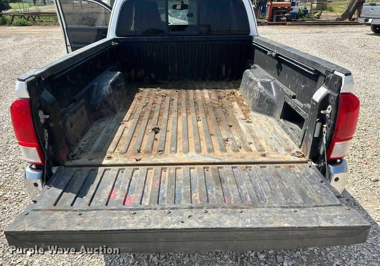 image for item DM8260 2017 Toyota Tacoma  Access Cab pickup truck