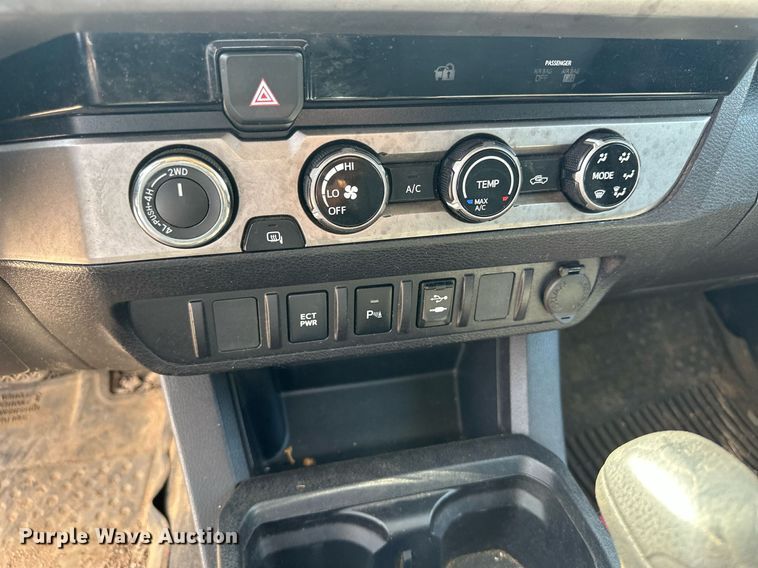 image for item DM8260 2017 Toyota Tacoma  Access Cab pickup truck