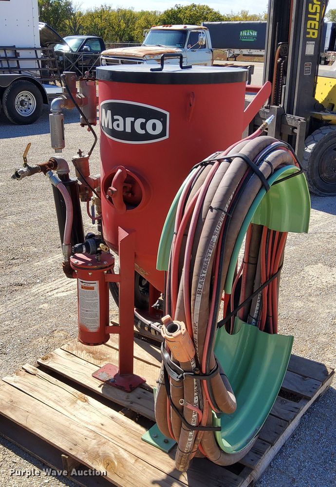 2014 Marco sand blasting pot in Alma, KS Item DN6883 sold Purple Wave