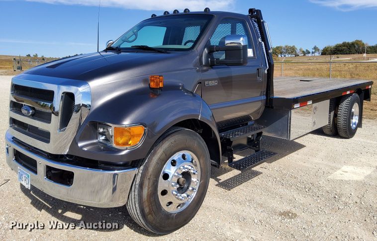 image for item DN6890 2004 Ford F650 Super Duty  flatbed truck