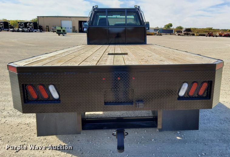 image for item DN6890 2004 Ford F650 Super Duty  flatbed truck