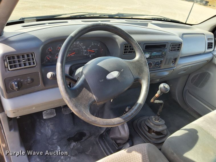 image for item DN6890 2004 Ford F650 Super Duty  flatbed truck