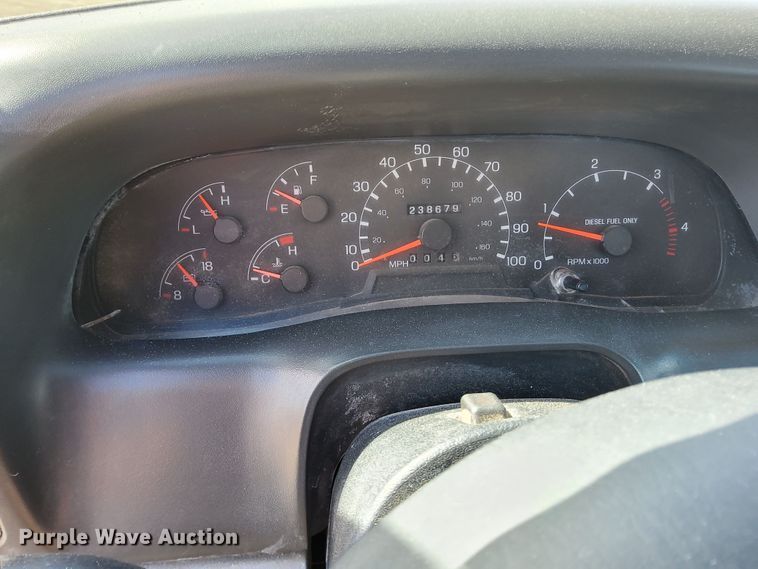 image for item DN6890 2004 Ford F650 Super Duty  flatbed truck