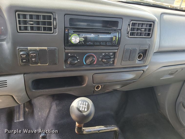 image for item DN6890 2004 Ford F650 Super Duty  flatbed truck