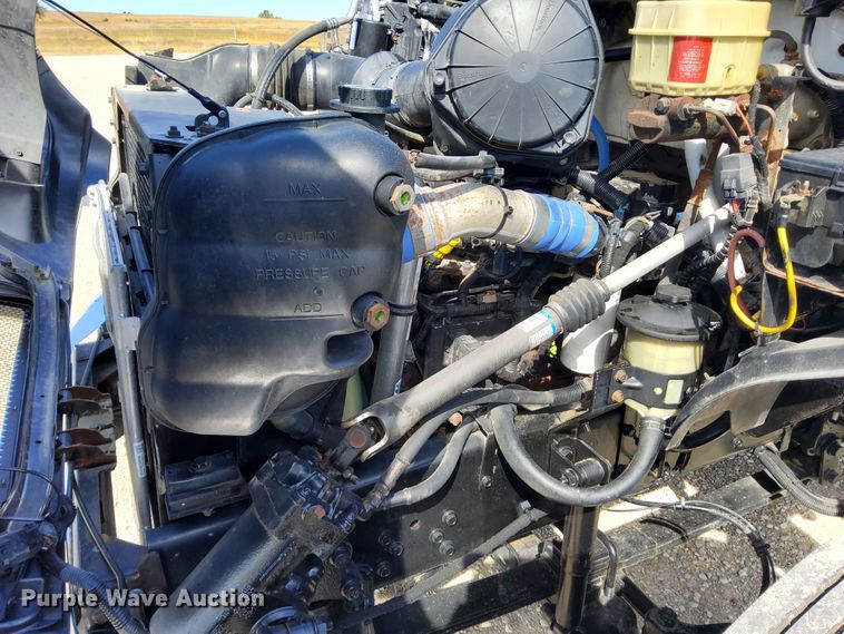 image for item DN6890 2004 Ford F650 Super Duty  flatbed truck