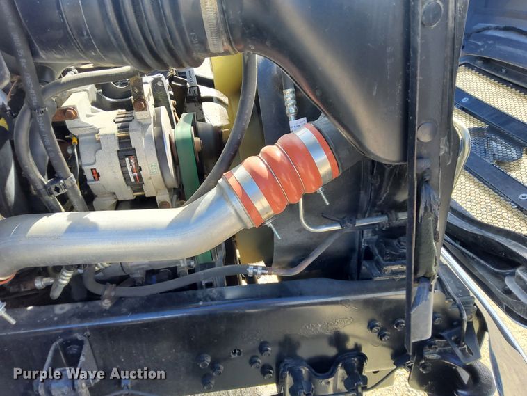 image for item DN6890 2004 Ford F650 Super Duty  flatbed truck