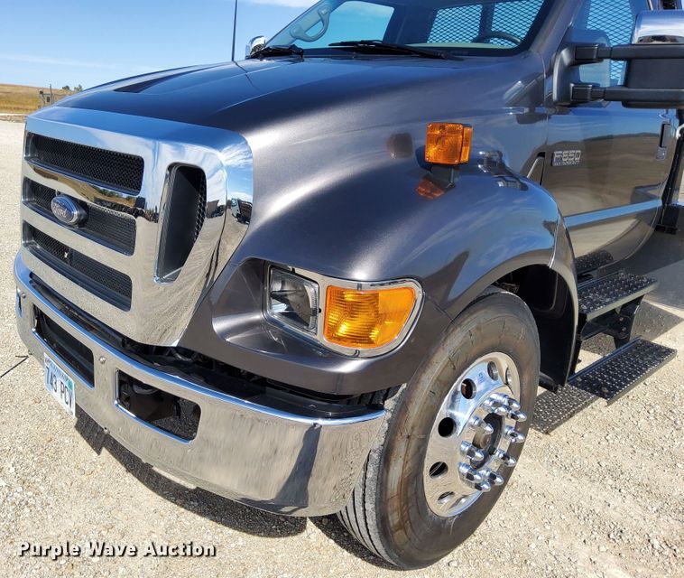 image for item DN6890 2004 Ford F650 Super Duty  flatbed truck