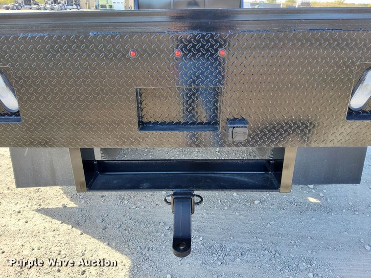 image for item DN6890 2004 Ford F650 Super Duty  flatbed truck