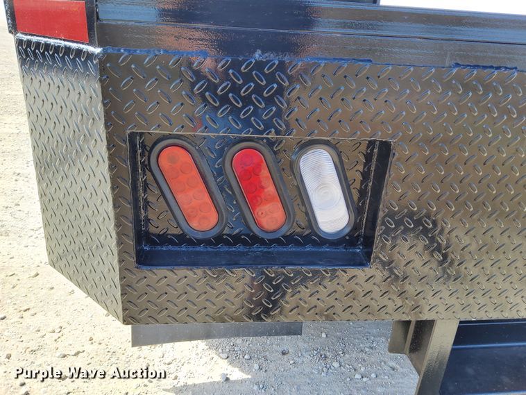 image for item DN6890 2004 Ford F650 Super Duty  flatbed truck