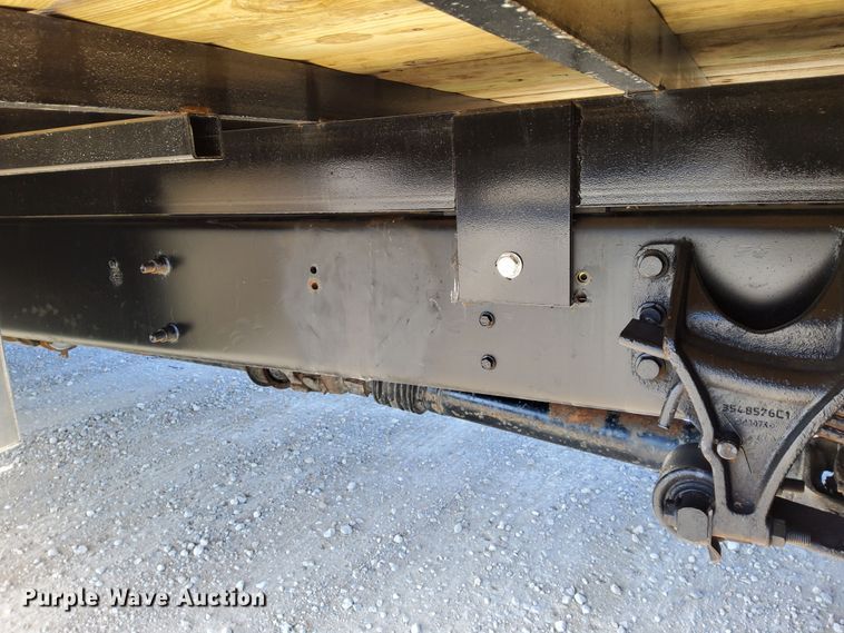 image for item DN6890 2004 Ford F650 Super Duty  flatbed truck