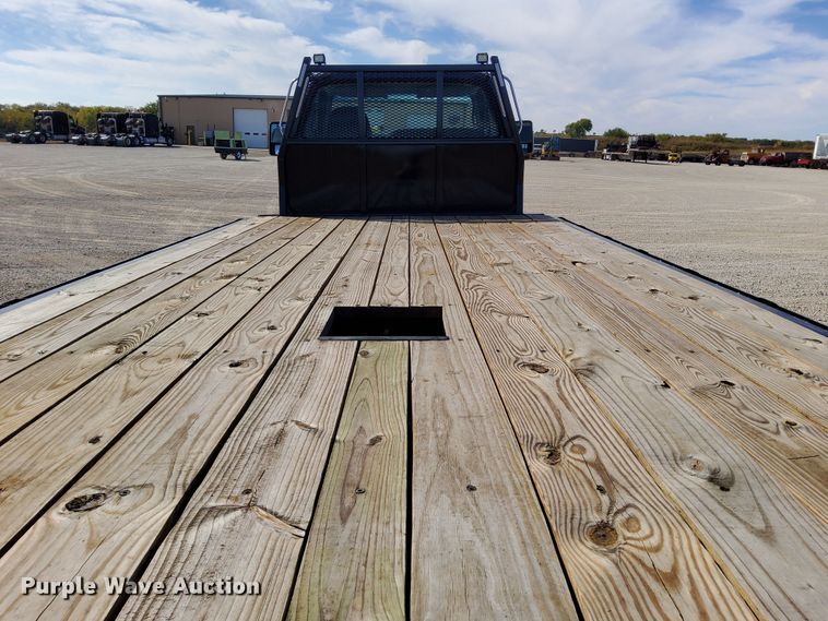 image for item DN6890 2004 Ford F650 Super Duty  flatbed truck