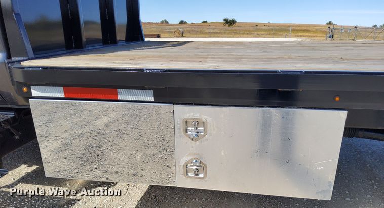 image for item DN6890 2004 Ford F650 Super Duty  flatbed truck