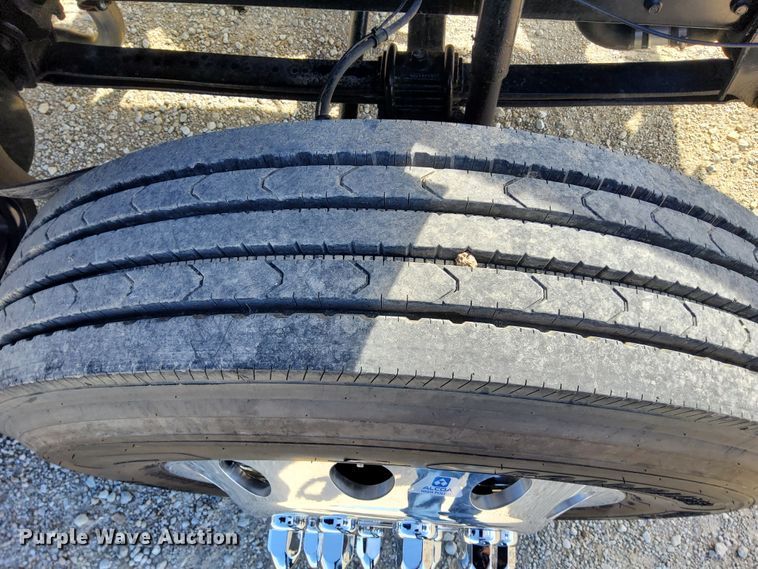 image for item DN6890 2004 Ford F650 Super Duty  flatbed truck