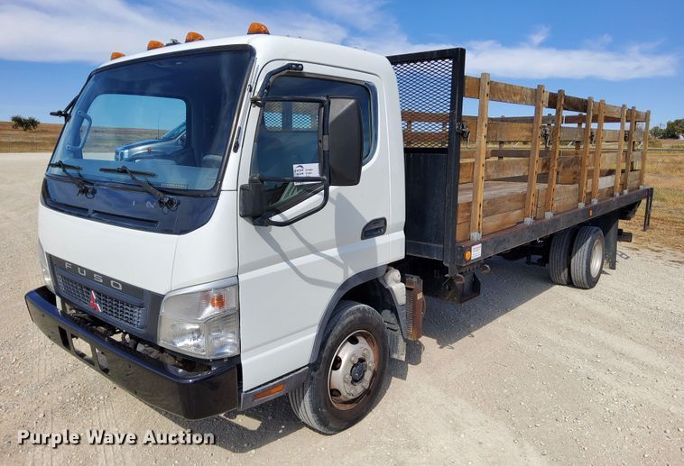 image for item DN6891 2006 Mitsubishi FUSO  flatbed truck