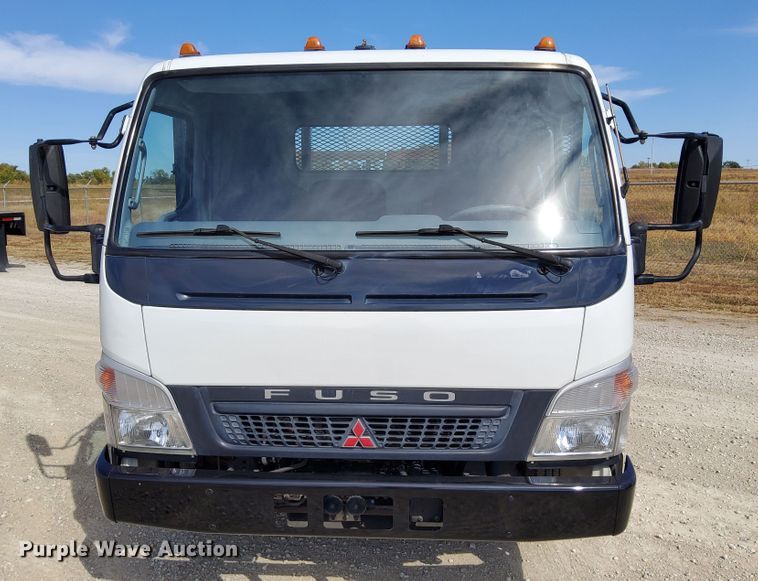 image for item DN6891 2006 Mitsubishi FUSO  flatbed truck