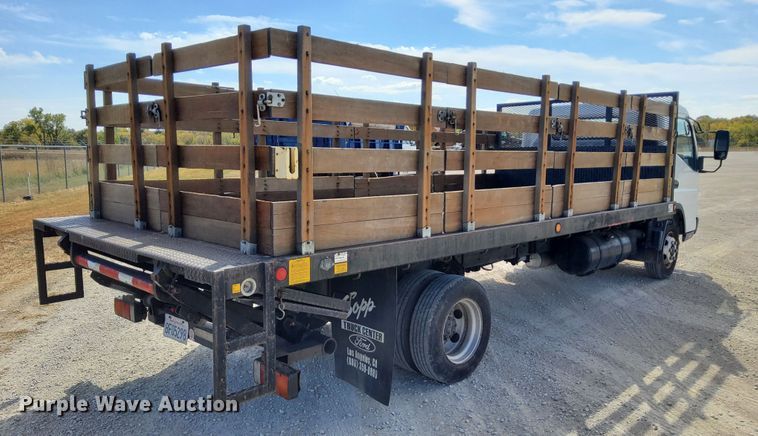 image for item DN6891 2006 Mitsubishi FUSO  flatbed truck