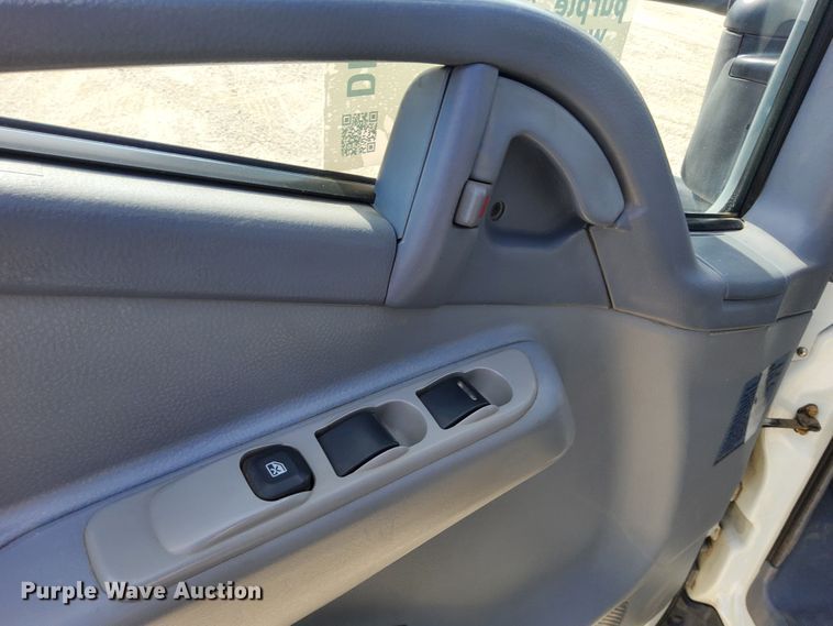 image for item DN6891 2006 Mitsubishi FUSO  flatbed truck