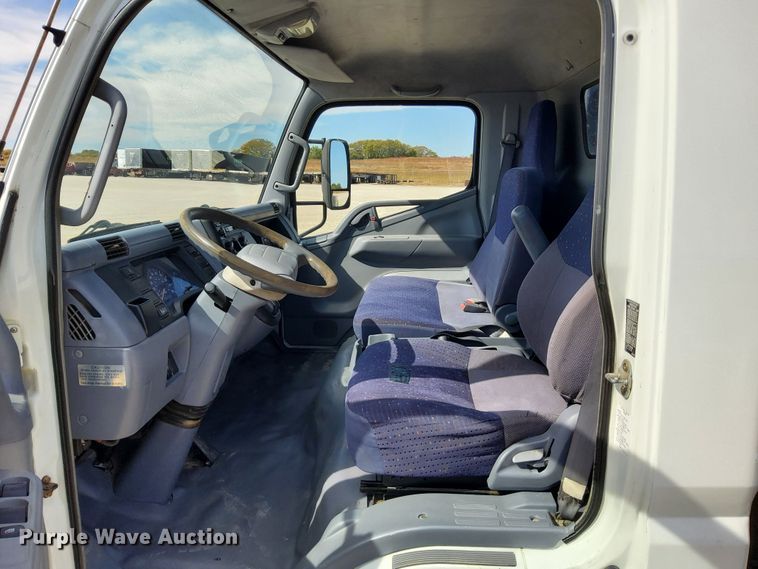 image for item DN6891 2006 Mitsubishi FUSO  flatbed truck