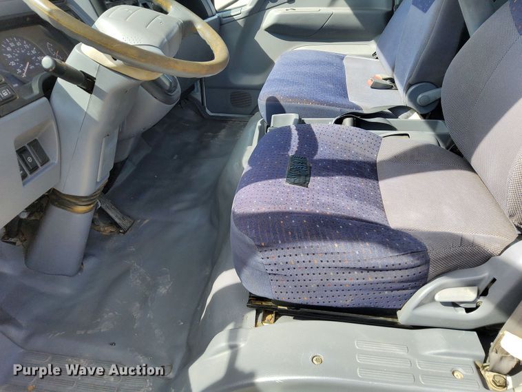 image for item DN6891 2006 Mitsubishi FUSO  flatbed truck