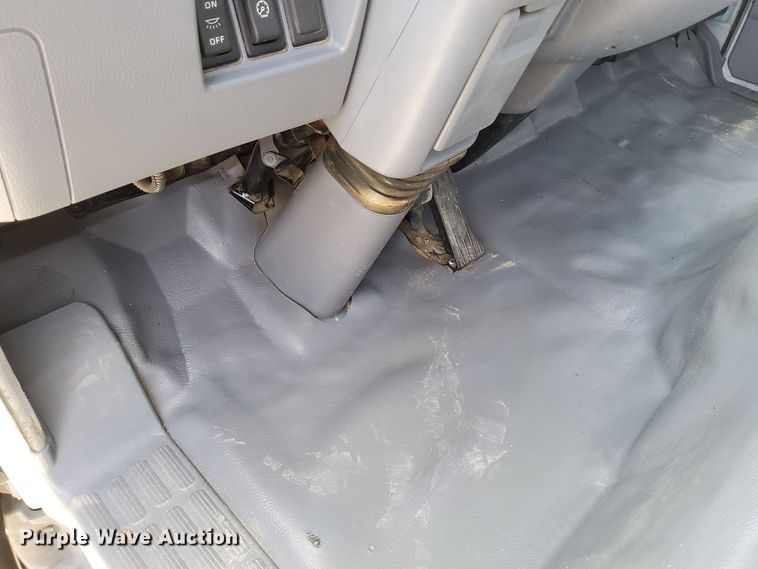 image for item DN6891 2006 Mitsubishi FUSO  flatbed truck