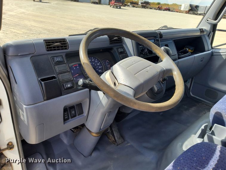 image for item DN6891 2006 Mitsubishi FUSO  flatbed truck