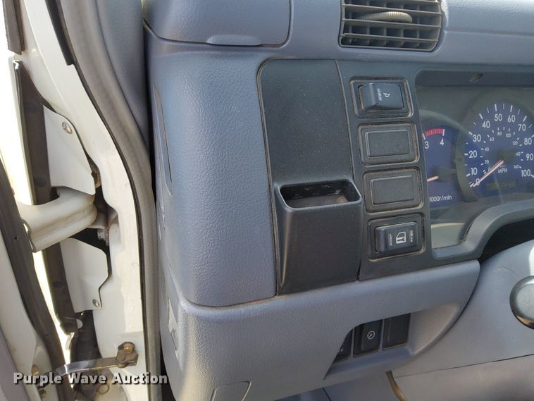 image for item DN6891 2006 Mitsubishi FUSO  flatbed truck