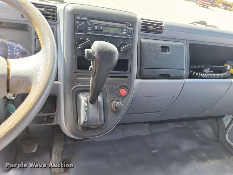 image for item DN6891 2006 Mitsubishi FUSO  flatbed truck