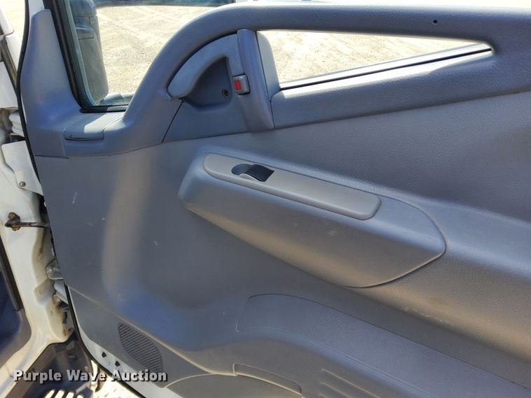 image for item DN6891 2006 Mitsubishi FUSO  flatbed truck